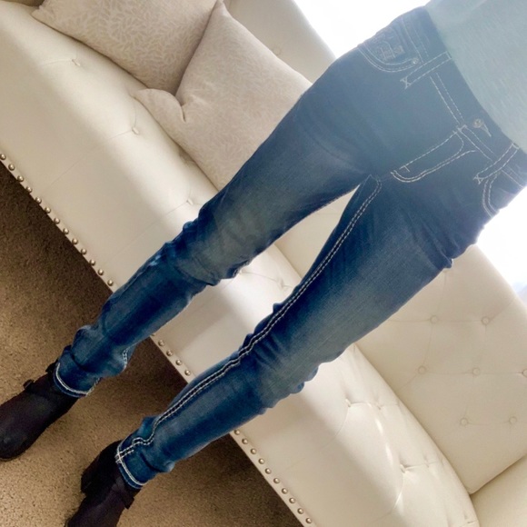 Sold NWT! NEW ADDITION ROCK REVIVAL SKINNY - Picture 6 of 8